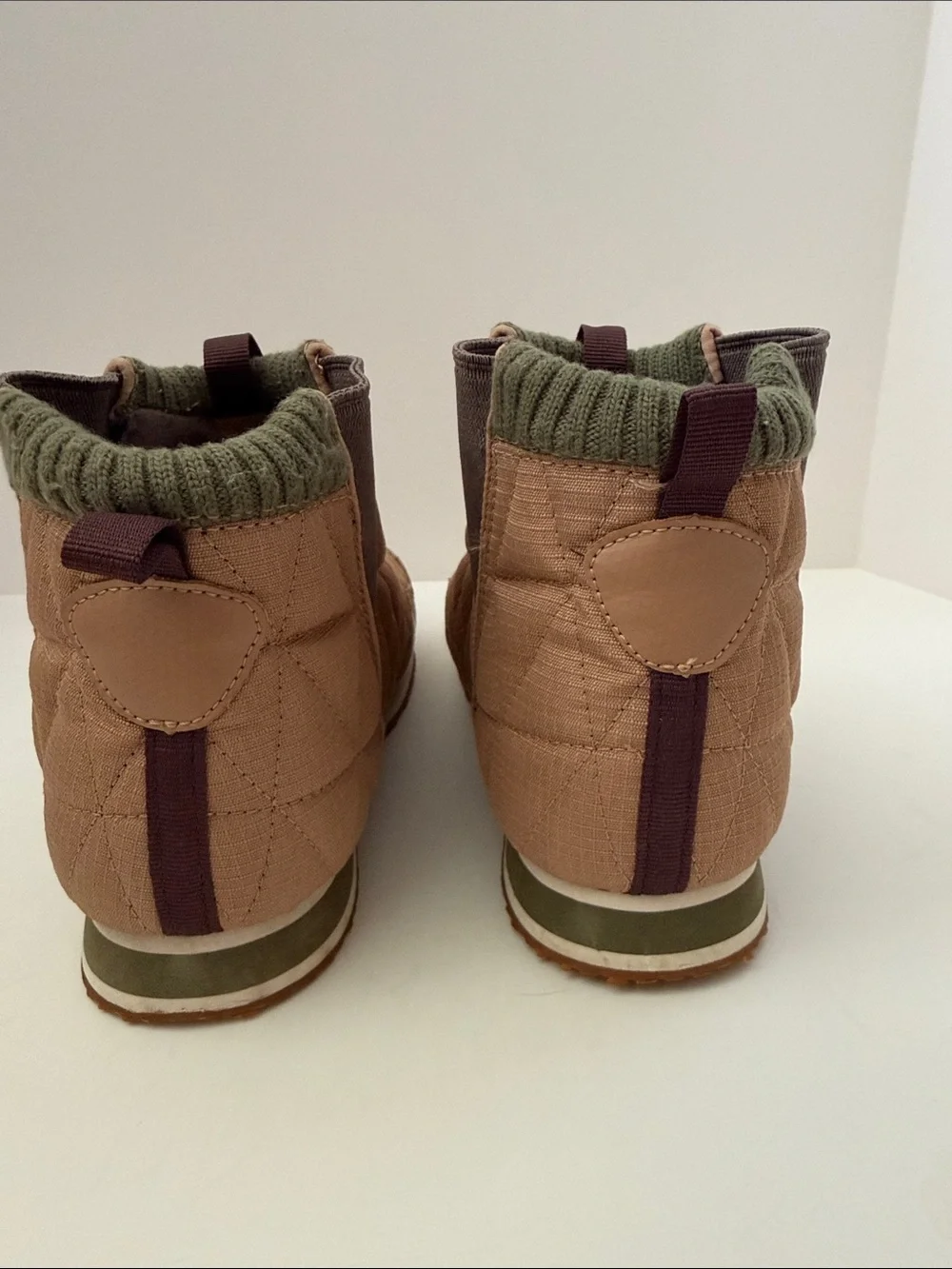 Teva Ember Commute WP Women’s 8 Waterproof Quilted Ankle Boots Tan